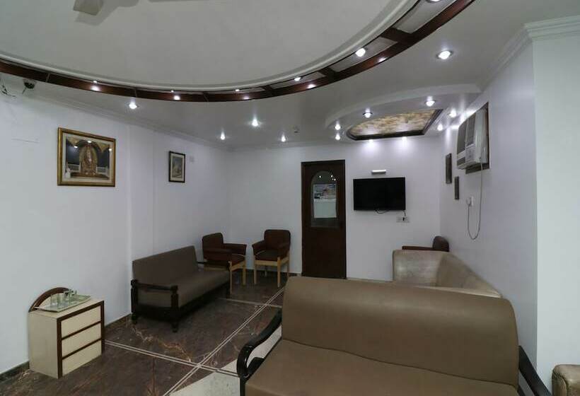 Oyo 27802 Hotel Boom Room