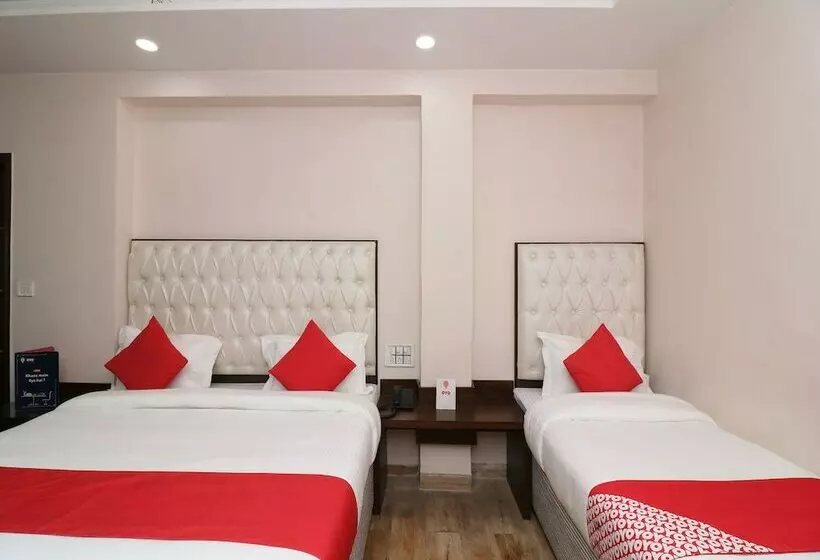 Oyo 27802 Hotel Boom Room