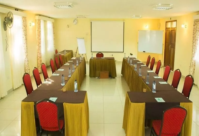 هتل Maanzoni Lodge