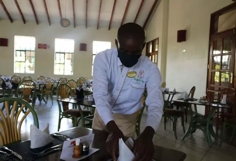 هتل Maanzoni Lodge