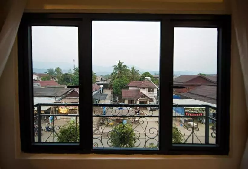 Hotelli Premier Vang Vieng