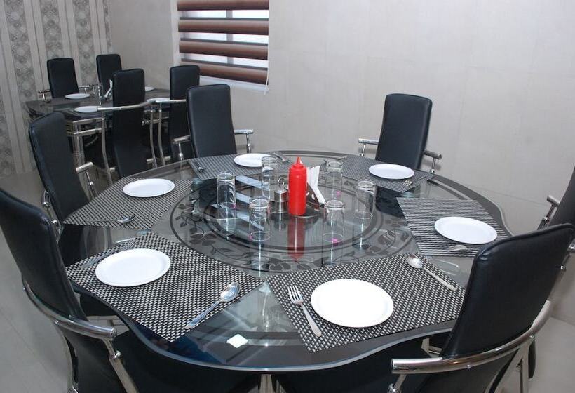 فندق Shree Pratham Milan