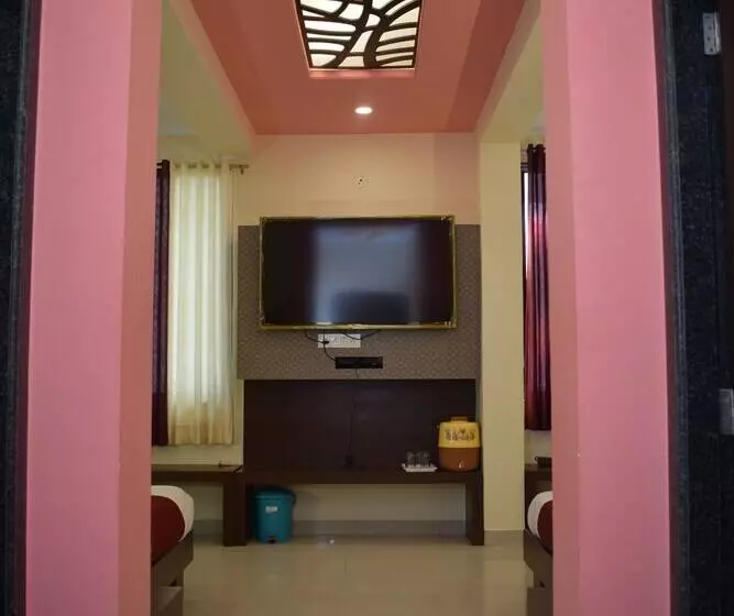 ホテル Shree Pratham Milan