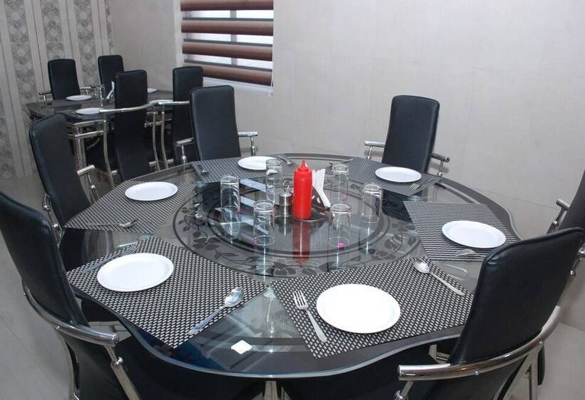 فندق Shree Pratham Milan