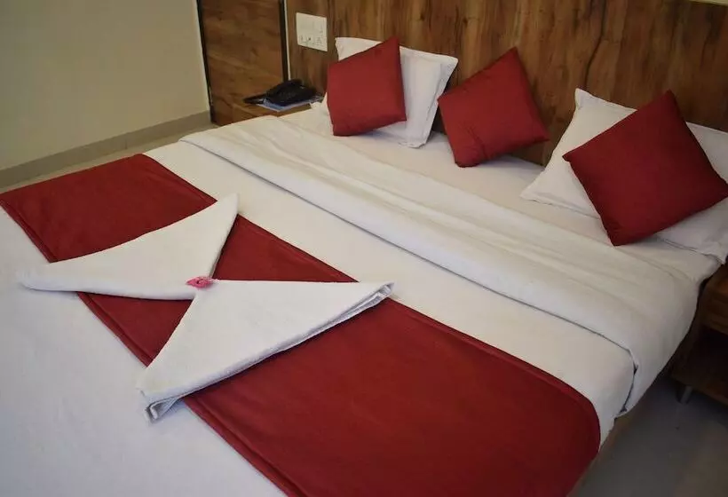 ホテル Shree Pratham Milan