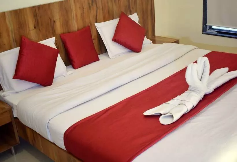 ホテル Shree Pratham Milan