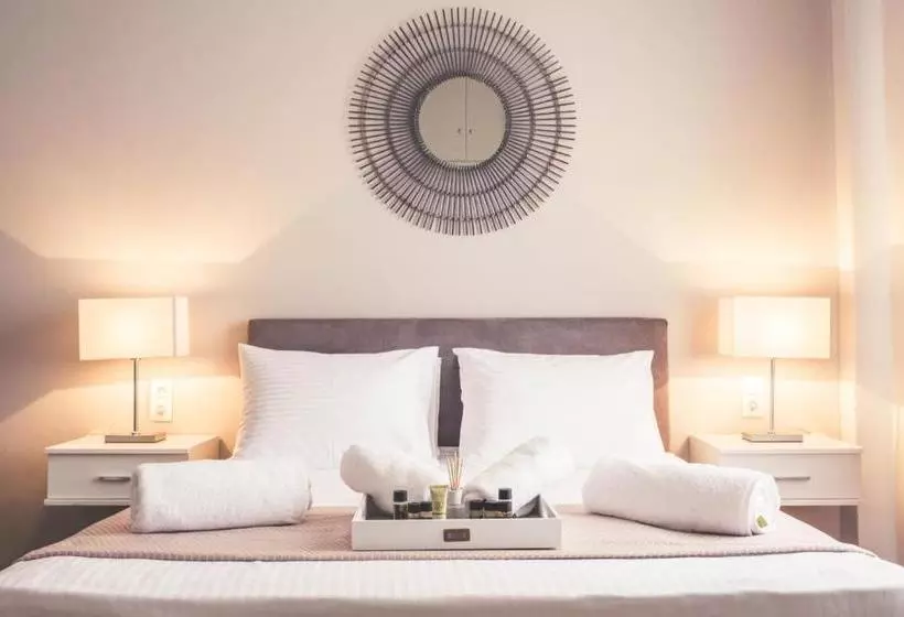 Hotelli Teatro Deluxe Rooms