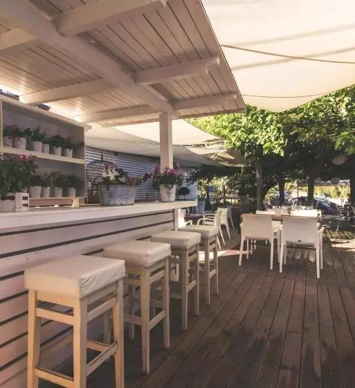 Hotelli Teatro Deluxe Rooms