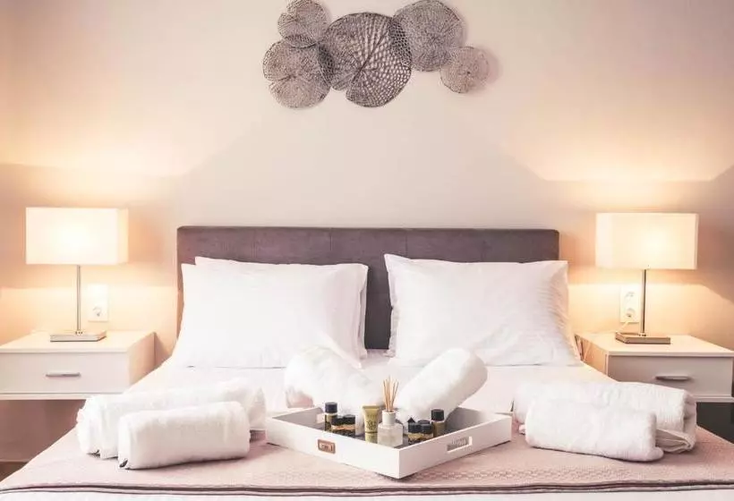 Hotelli Teatro Deluxe Rooms