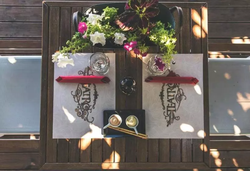 Hotelli Teatro Deluxe Rooms