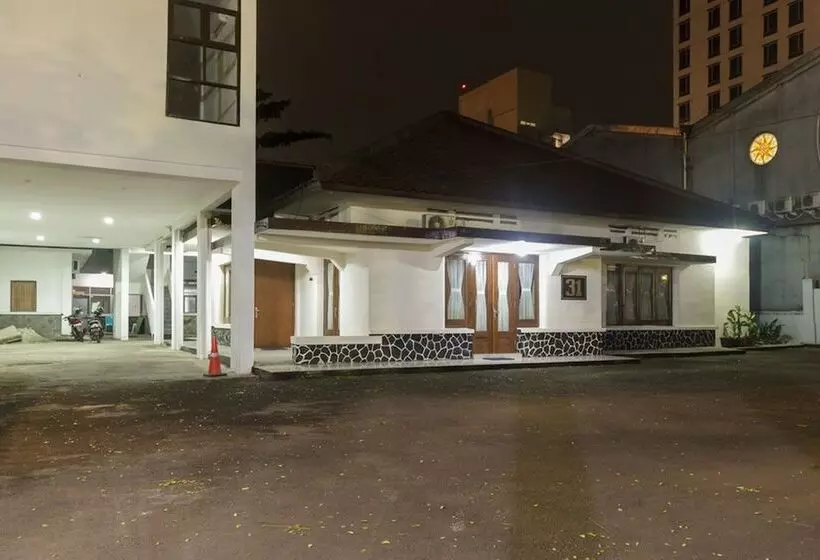 Majatalo Reddoorz Plus Near Rs Pmi Bogor