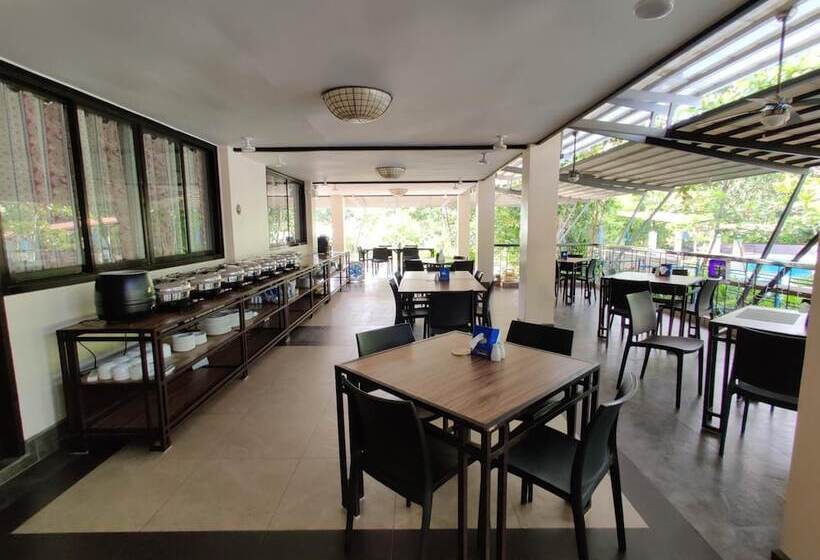 בית מלון כפרי Fernvale Leisure Club And Resort