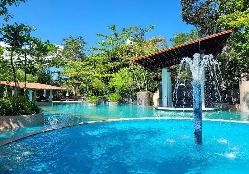 هتل Fernvale Leisure Club And Resort