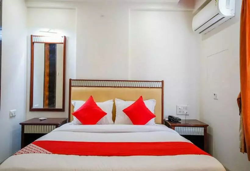 ホテル Metro By Oyo Rooms