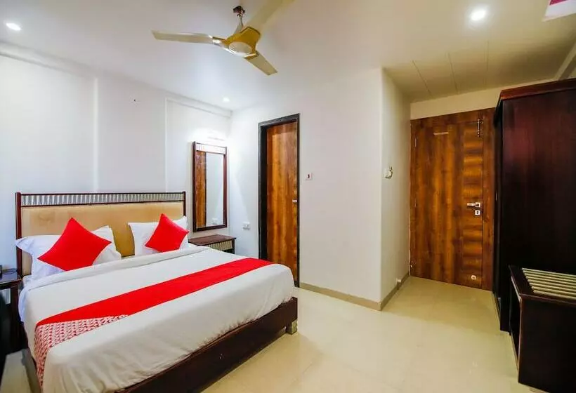 ホテル Metro By Oyo Rooms