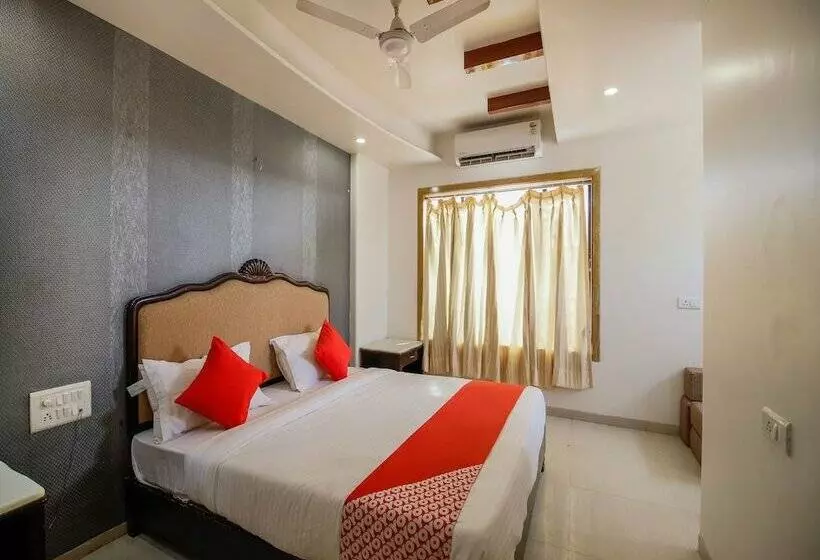 ホテル Metro By Oyo Rooms