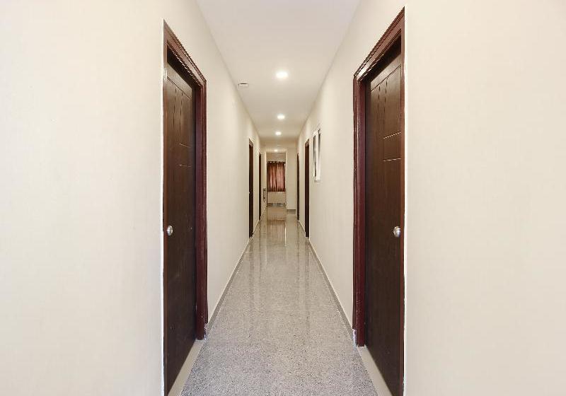 ホテル Oyo 14266 Flagship Serilingampally