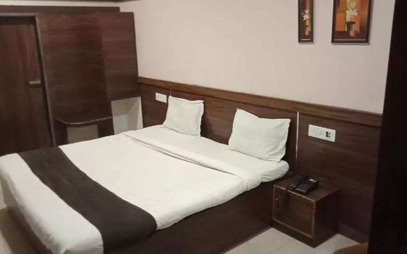 Hotelli Paras, Jabalpur