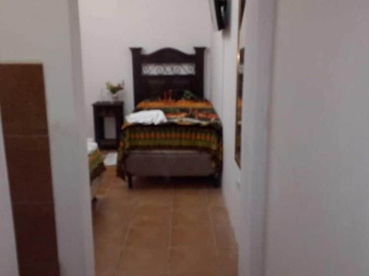 Paz En La Tormenta San Martin Hostel