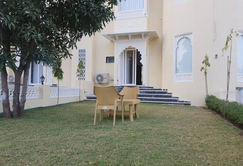 The Everest Hill Resort