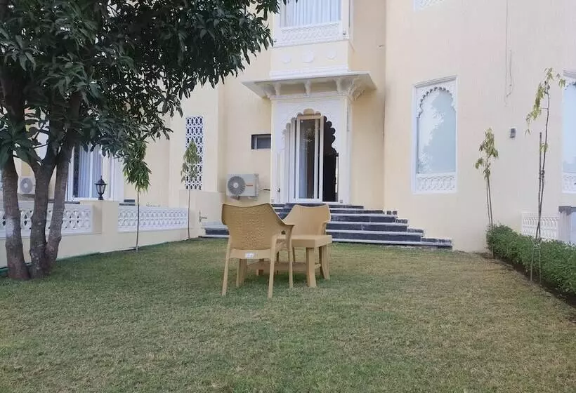 The Everest Hill Resort