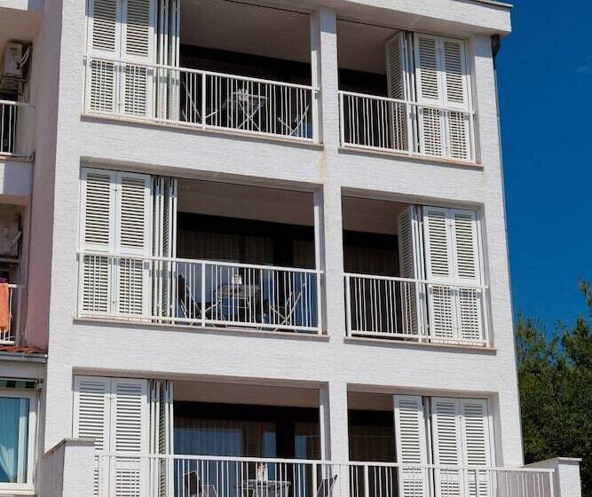 Отель Apartments Casa Bianca