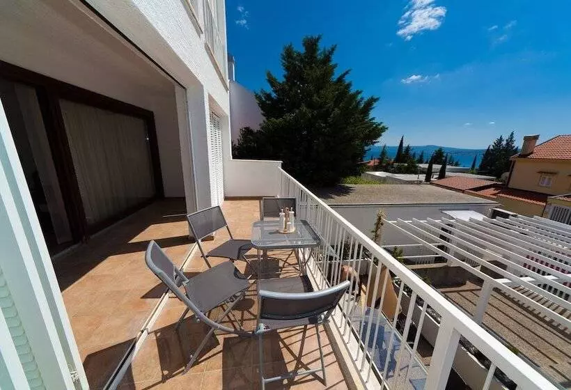 ホテル Apartments Casa Bianca