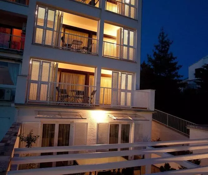 ホテル Apartments Casa Bianca