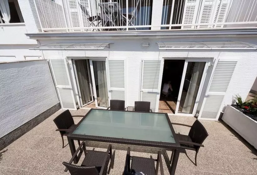 ホテル Apartments Casa Bianca