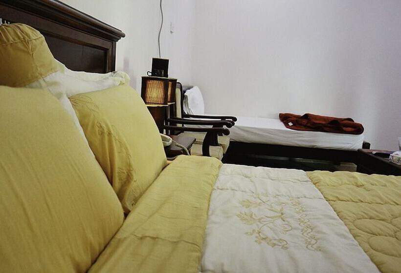 هتل National Club