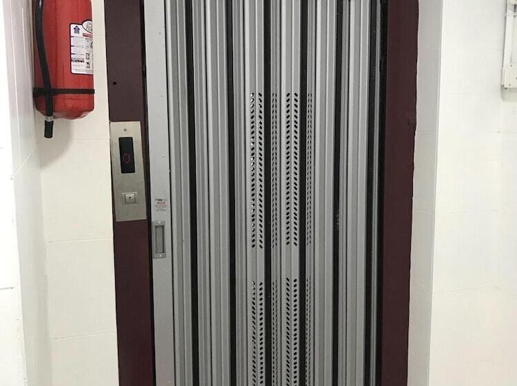 בית מלון כפרי Sm Mansion Near Harbour & High Court