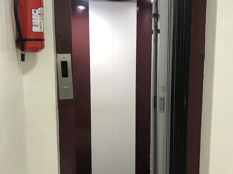 בית מלון כפרי Sm Mansion Near Harbour & High Court