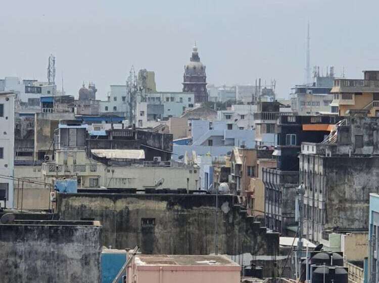 בית מלון כפרי Sm Mansion Near Harbour & High Court