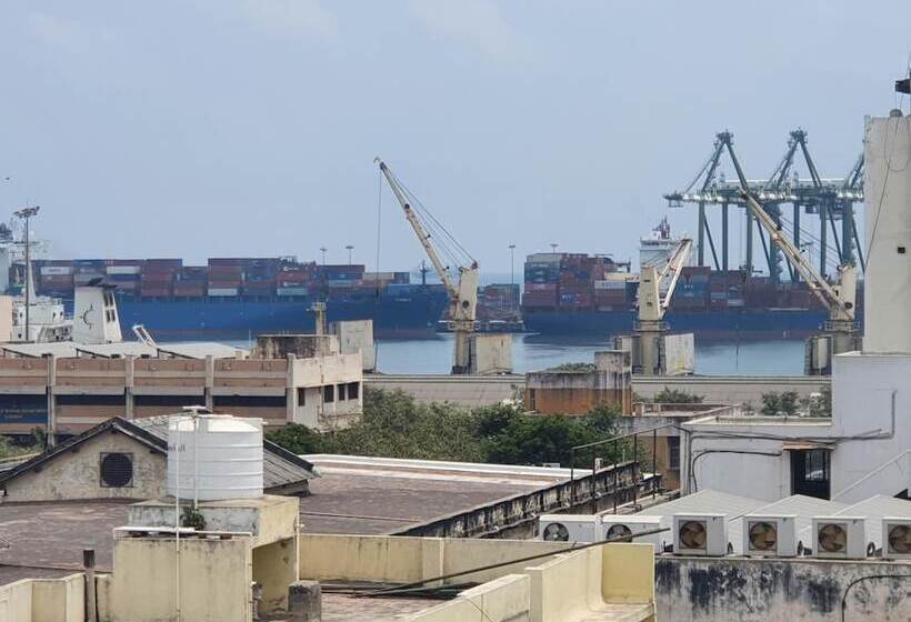 בית מלון כפרי Sm Mansion Near Harbour & High Court