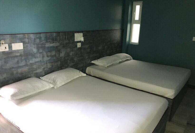 בית מלון כפרי Sm Mansion Near Harbour & High Court