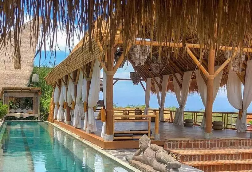 Hotel Toraja Bambu