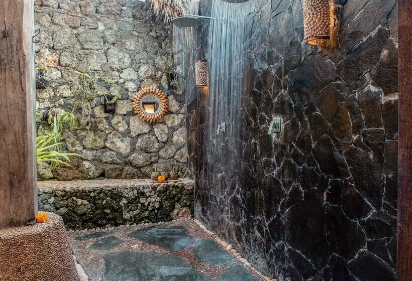 Hotel Toraja Bambu