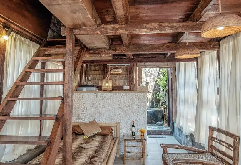 Hotel Toraja Bambu