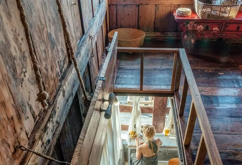 Hotel Toraja Bambu