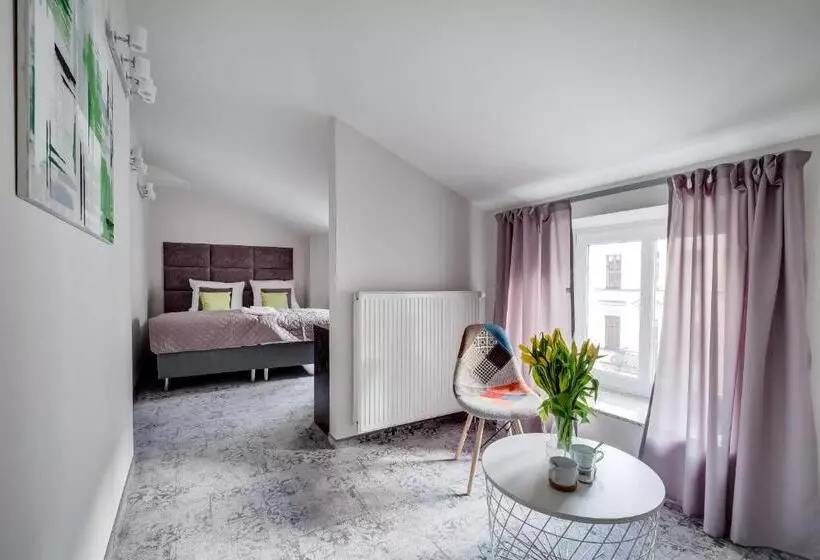 Savoy Mariacka Apartments