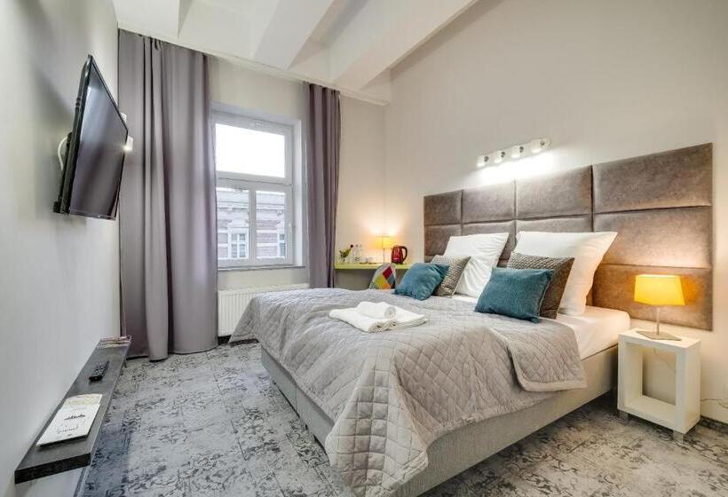 Savoy Mariacka Apartments