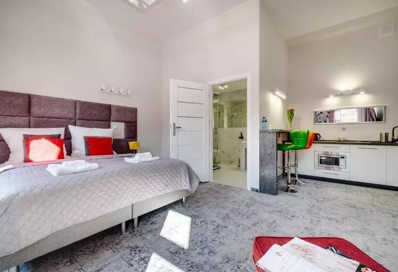 Savoy Mariacka Apartments