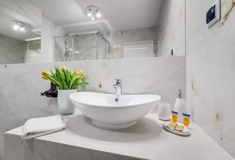 Savoy Mariacka Apartments