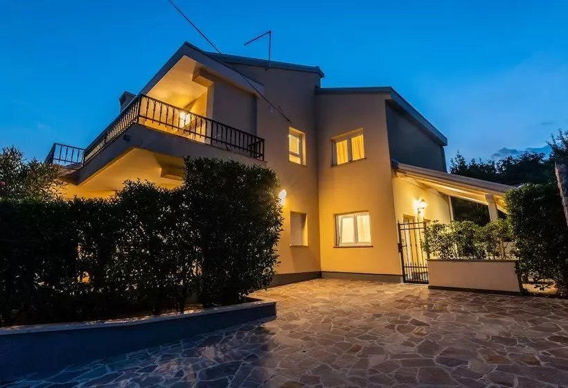Apartments Makora