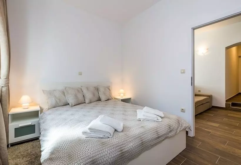 Apartments Makora