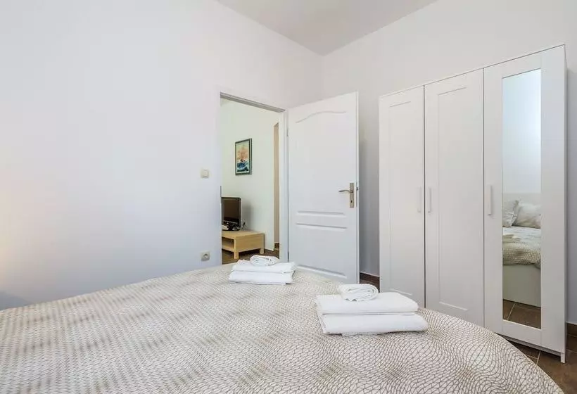 Apartments Makora