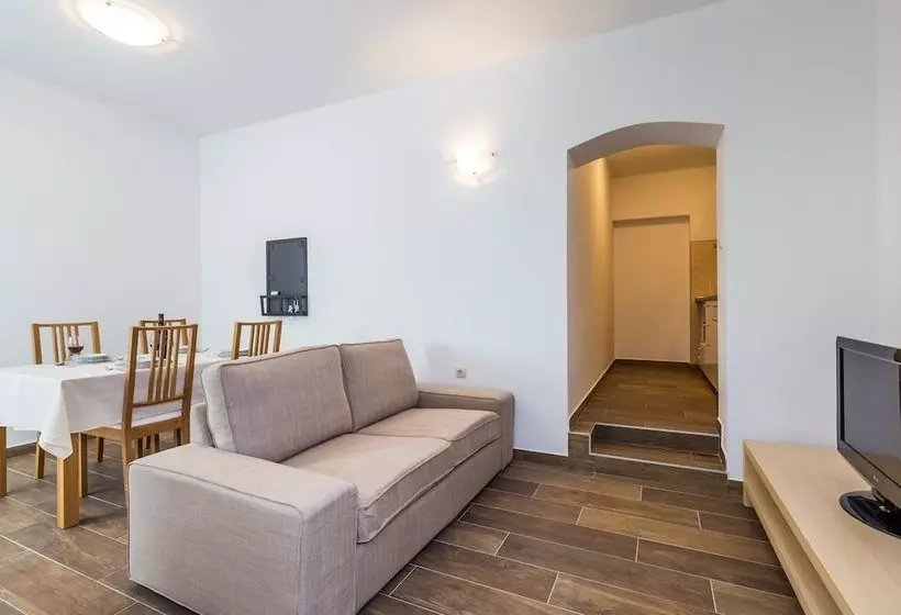 Apartments Makora