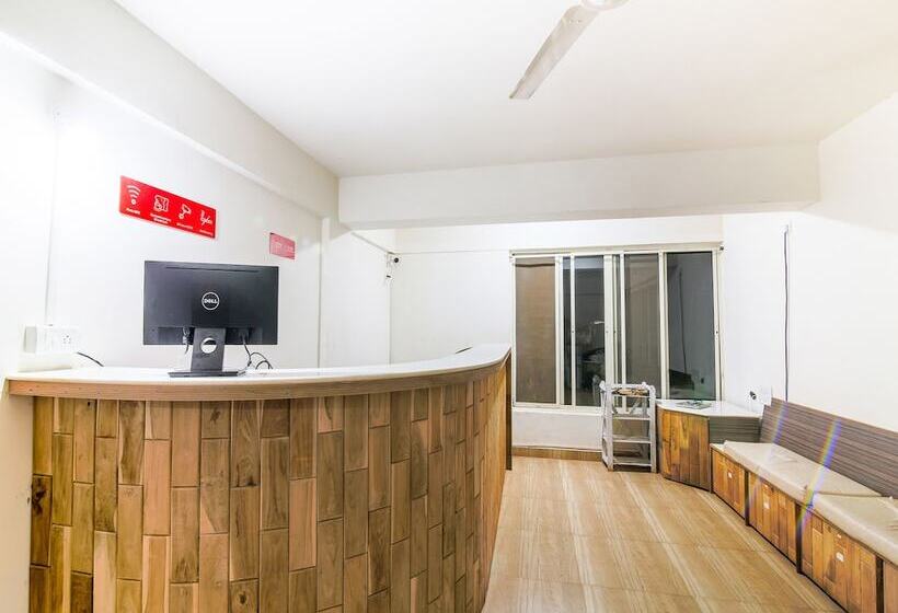 ホテル Aquarii By Oyo Rooms