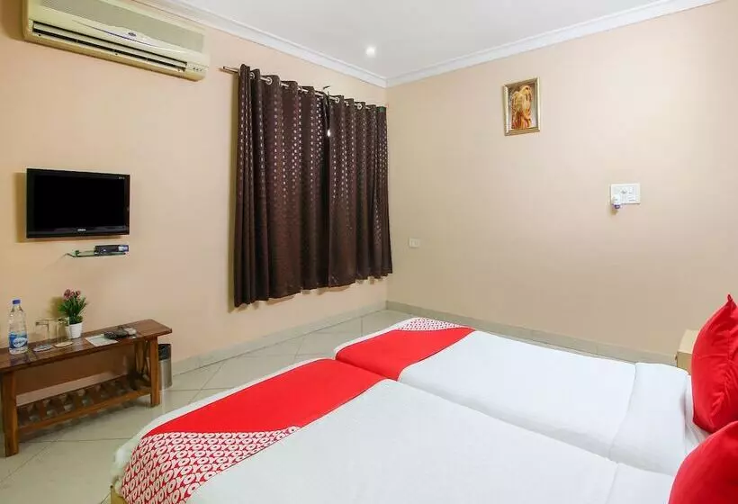 ホテル Hallmark Begumpet By Oyo Rooms