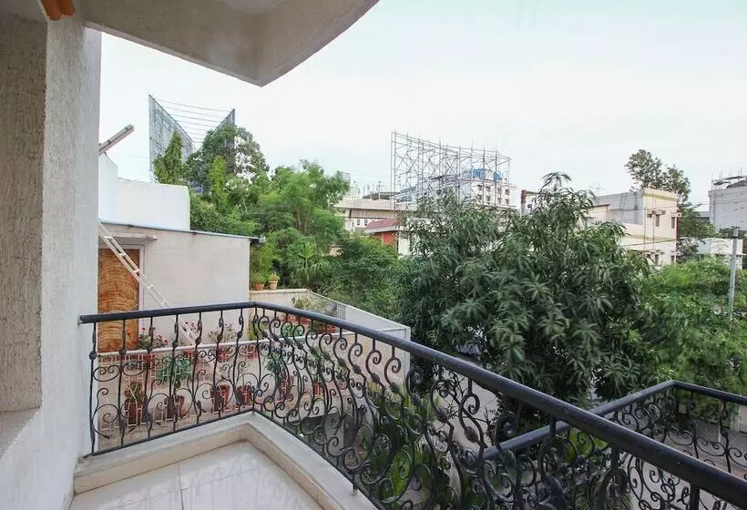 ホテル Hallmark Begumpet By Oyo Rooms
